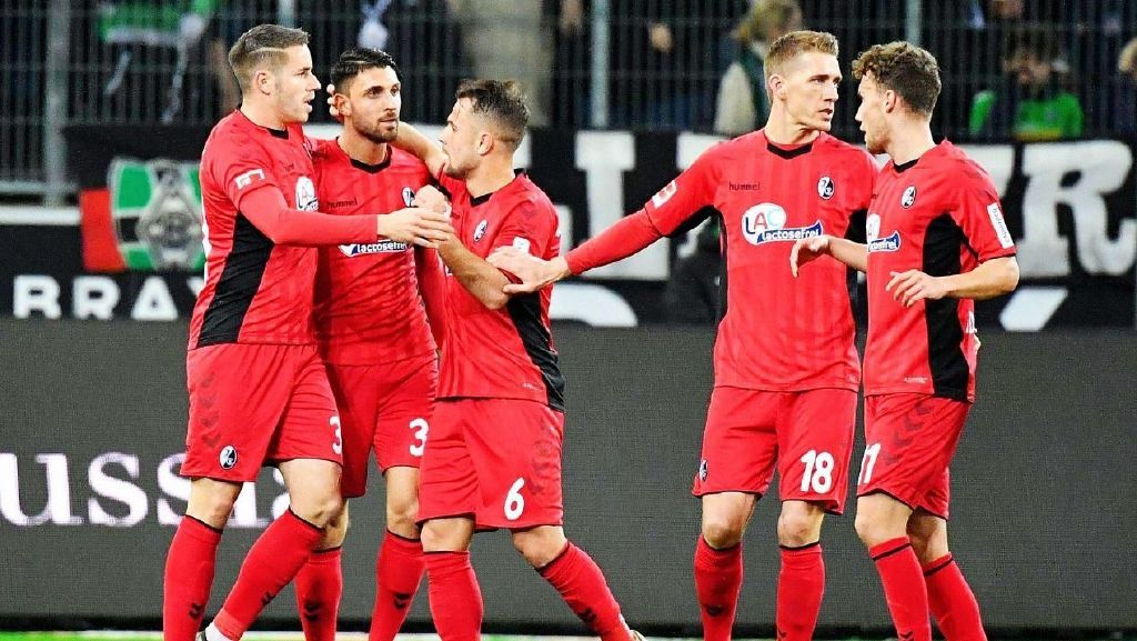 法兰克福：欧冠赛场的“冰火淬炼”